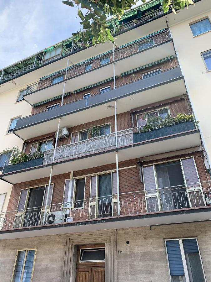 Indipendent Blue Leilighet Ferrara Eksteriør bilde